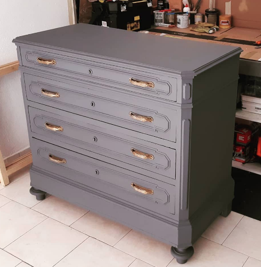 Cassettiera in legno