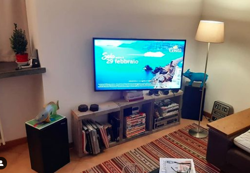 Mobile Porta TV e riviste